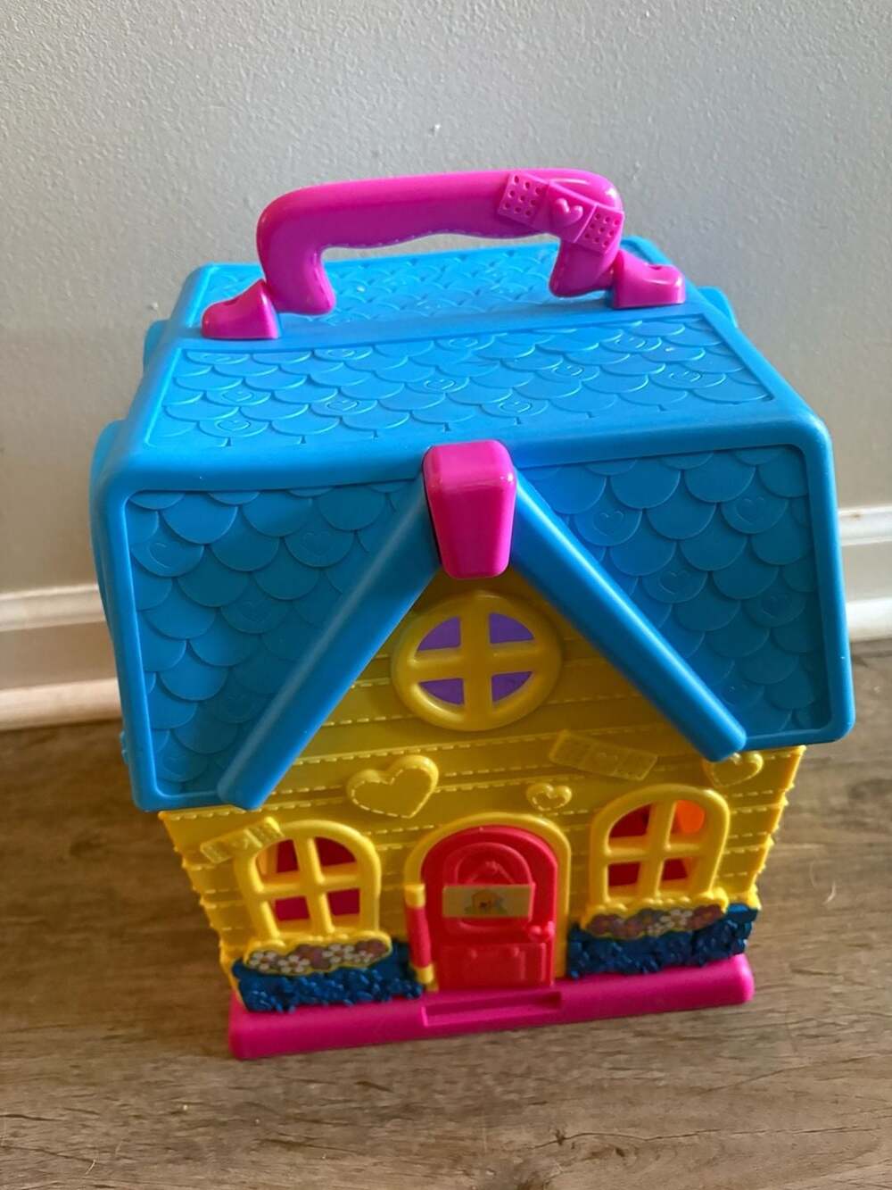 Disney Junior Doc McStuffins Pet Vet Clinic Portable Playset